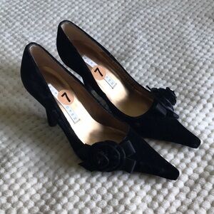 Pura Lopez Elegant Black Women's velvet pump Heels Used with love Size 7
